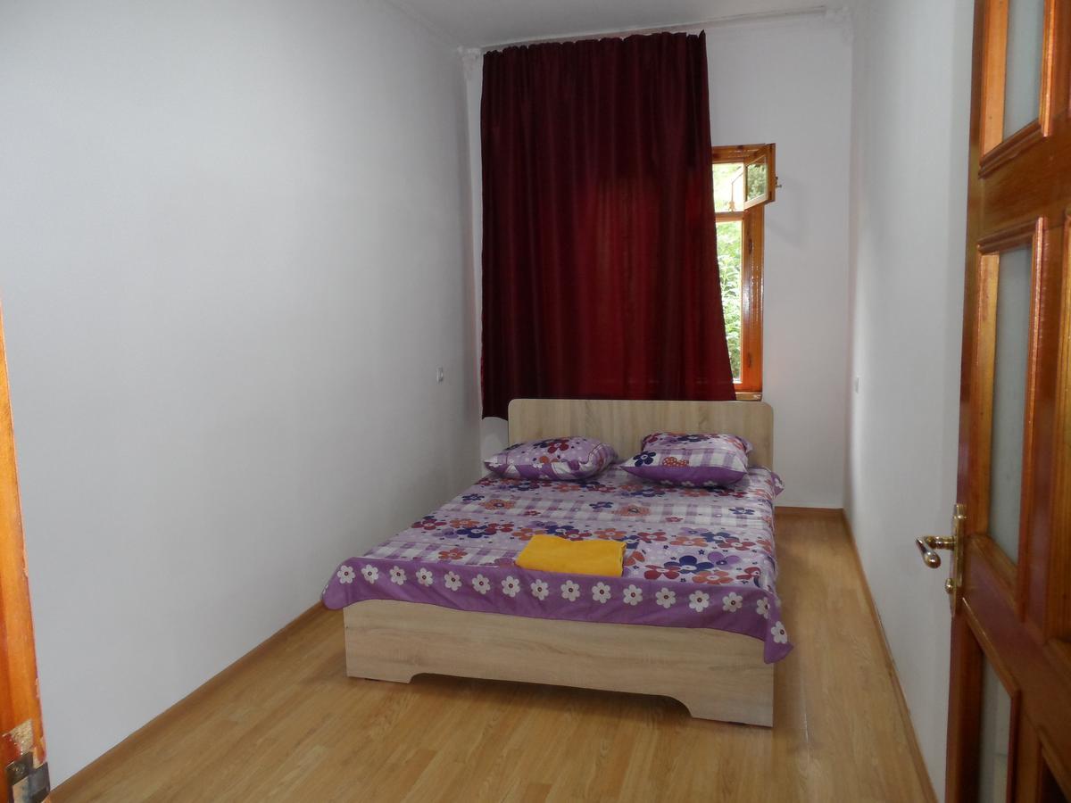 Freedom Hostel Алматы Экстерьер фото